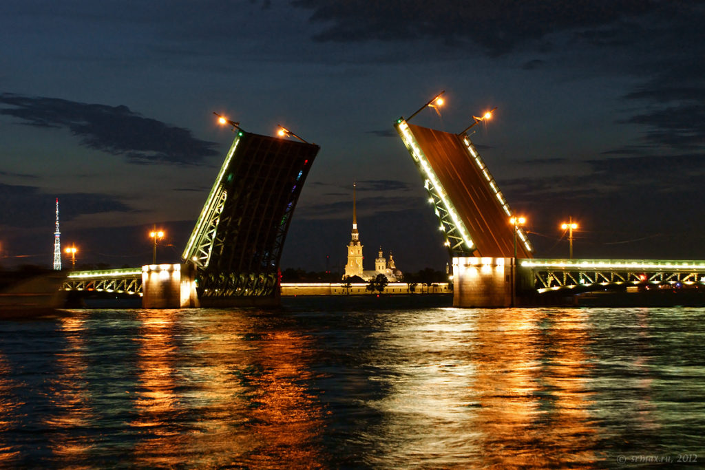 Разводные мосты через неву