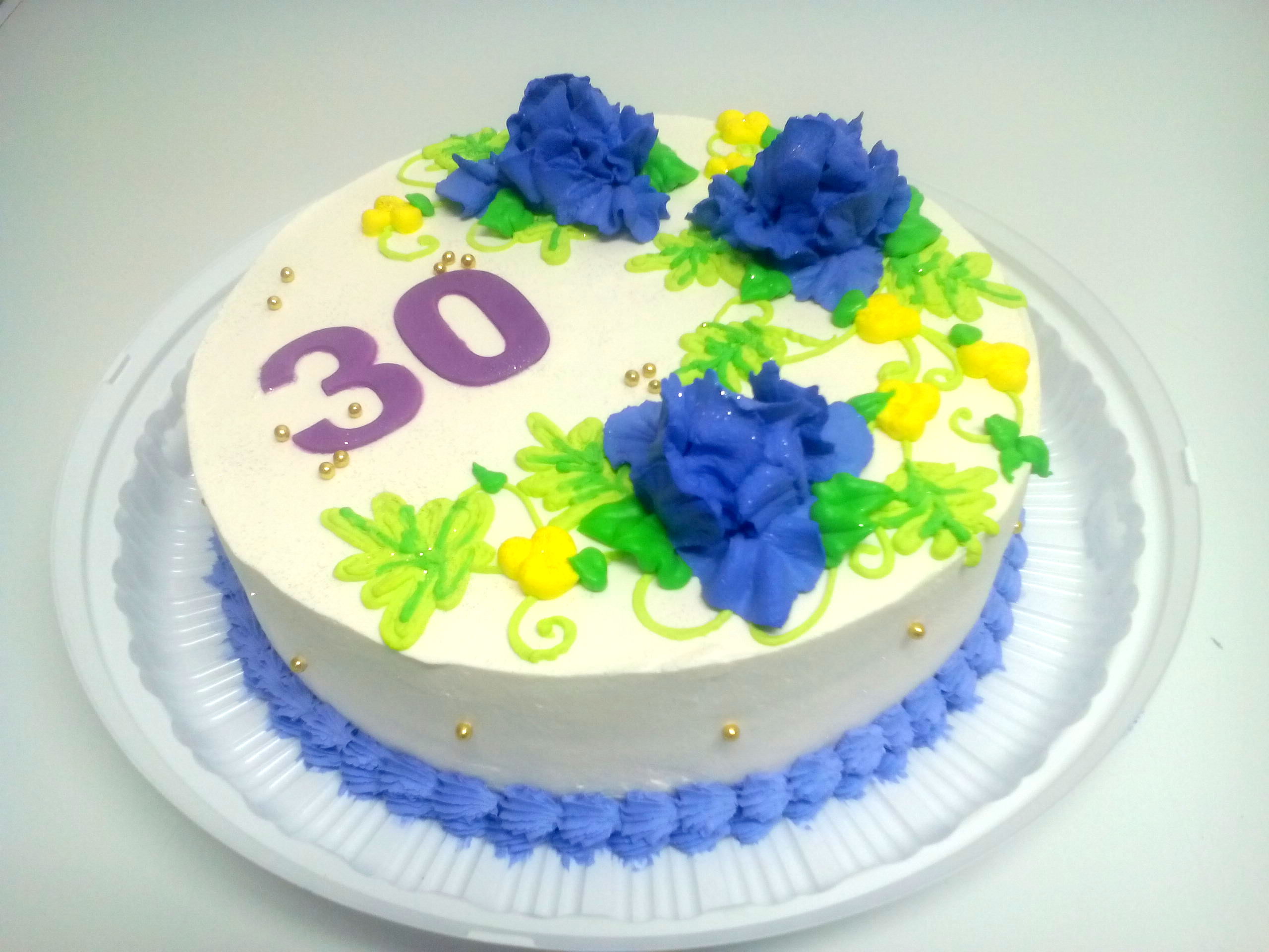 День рождения 30 мая. Торт на юбилей 30 лет. Тортик на день рождения 30 лет. Торт на 30 лет девушке. Тортик с юбилеем 30 лет.