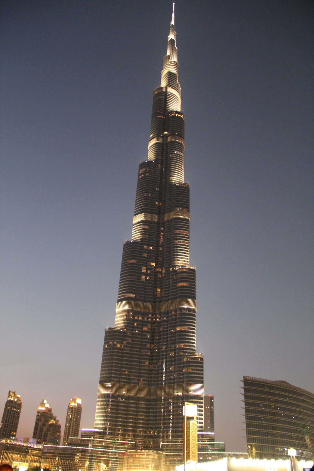 Какая высота у бурдж халифа. Небоскреб Бурдж-Халифа. Бурдж Халифа высота. Высота небоскреба Бурдж Халифа. Высота Бурдж Халифа в Дубае.