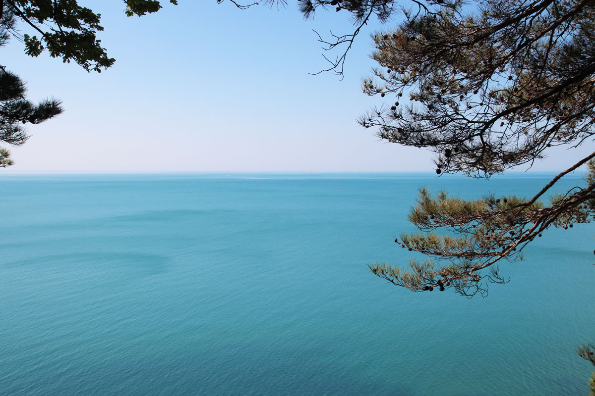 Круг черного моря. Черное море. Вид на черное море. Черное море фото. Черноморское побережье России.